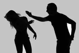 سیلی خوردن خبرنگار پاکستانی هنگام پخش زنده