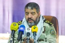 اینکه دشمنان حمله زمینی علیه ما را منتفی می‌دانند به خاطر دفاع مستحکم نظامی است نه لبخند سیاسی