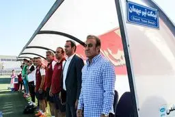 کاظمی با سیاه‌جامگان قطع همکاری کرد