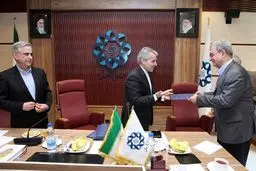 پشت مدیر ۴۰ میلیونی به چه کسی گرم است؟/ نهادهای نظارتی به موضوع آقای 