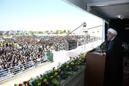 امروز در سایه برجام، کشتی‌ها به جای بنادر همسایه، در سرزمین خودمان پهلو می‌گیرند