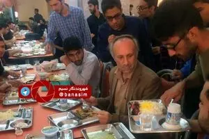 عکس خبری:: تجمع برخی دانشجویان دانشگاه سمنان در اعتراض به کیفیت غذا