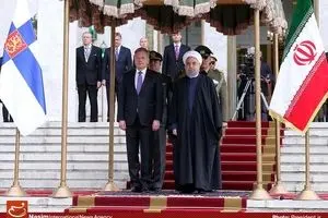 استقبال رسمی حسن روحانی از رئیس‌جمهوری فنلاند