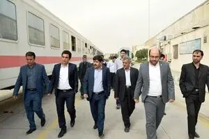 شعارهای دولت در توسعه حمل و نقل ریلی روی زمین ماند/ بانک صنعت و معدن برای نوسازی ناوگان ریلی یک ریال هم نداد!