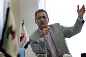 حسینی: صادرات فرآورده‌های نفتی با کاهش جدی رو به رو شده است/ تغییر همزمان نرخ ارز و قیمت پایه فرآورده‌های نفتی شوک‌آور است