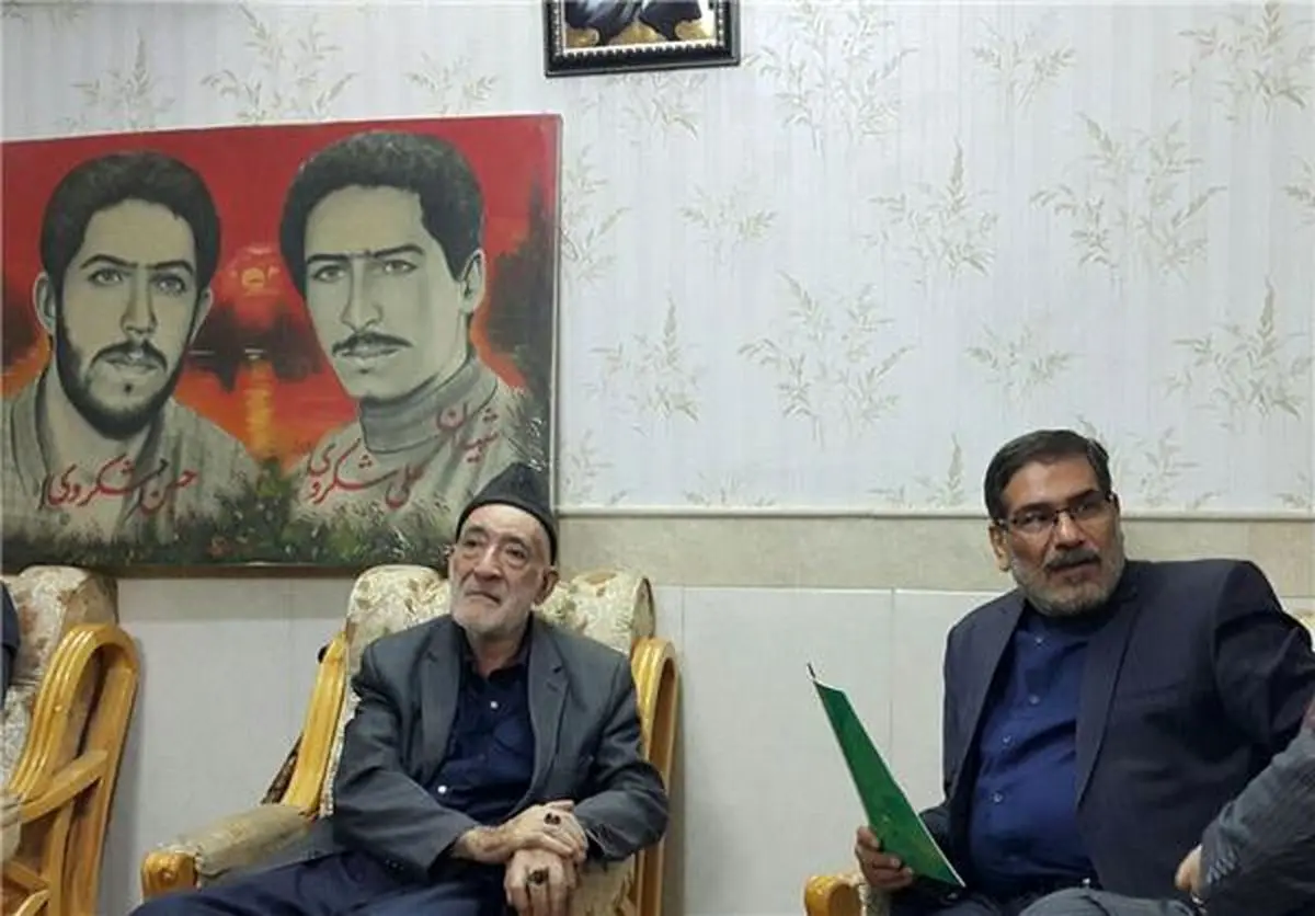 دیدار شمخانی با خانواده شهیدان شکروی و صادقی + عکس