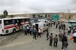 برخورد مینی‌بوس با کامیون برای ۱۷ مسافر حادثه آفرید