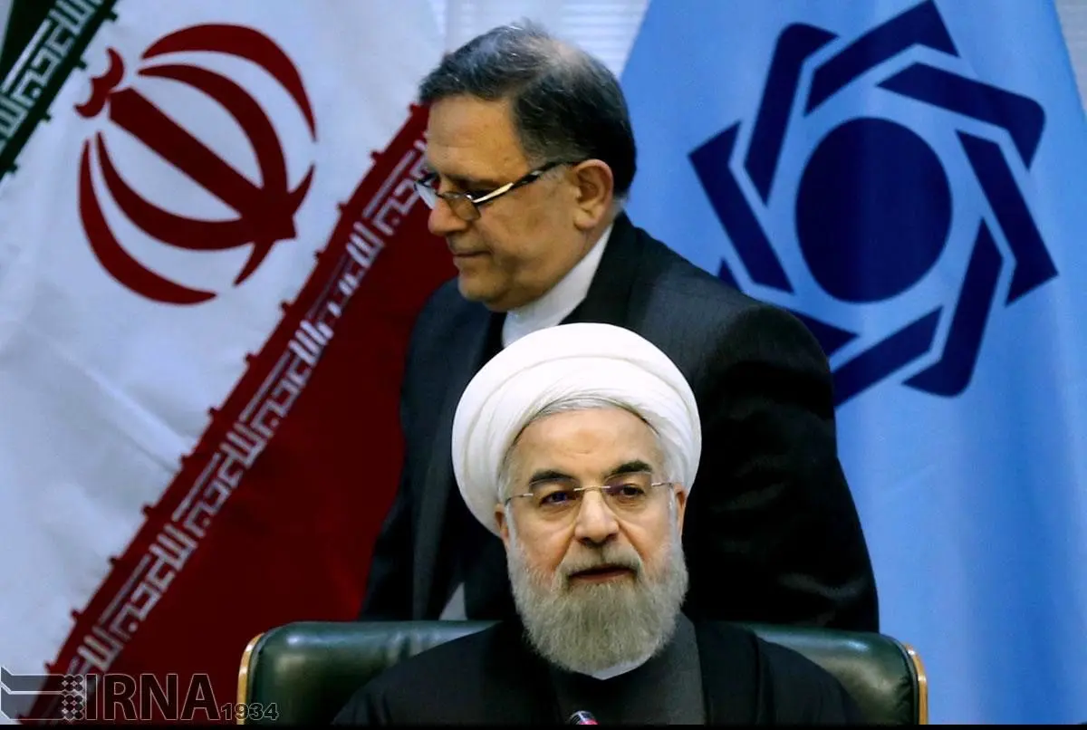 دلار در دولت روحانی ۴۲۰ تومان گران شد