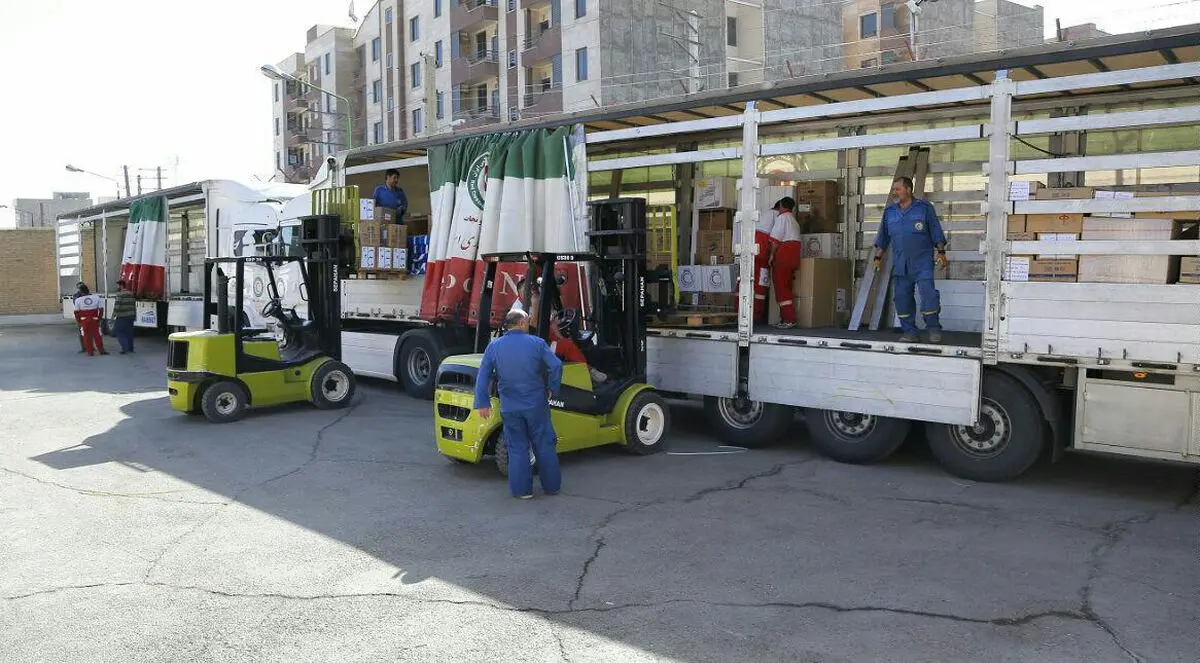 حرکت ۶ دستگاه تریلر حاوی اقلام دارویی برای خدمت‌رسانی به زائرین اربعین