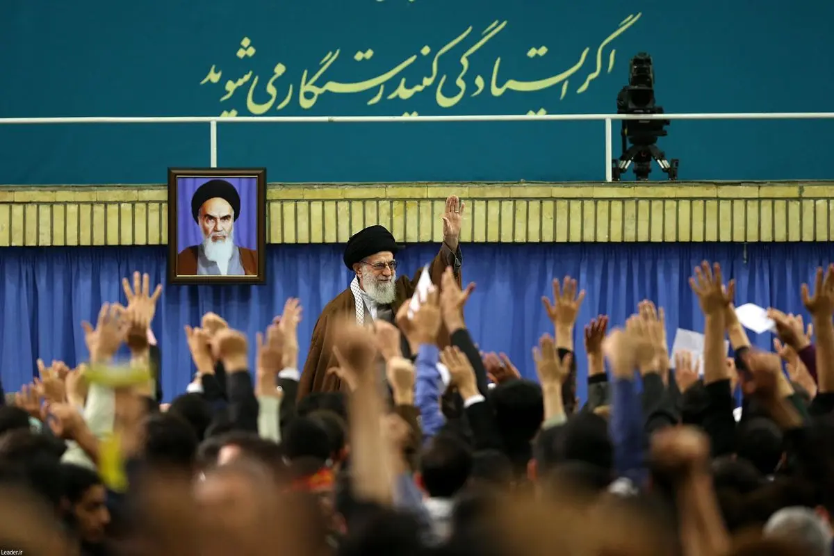 دیدار هزاران نفر از دانش‌آموران و دانشجویان با رهبر معظم انقلاب