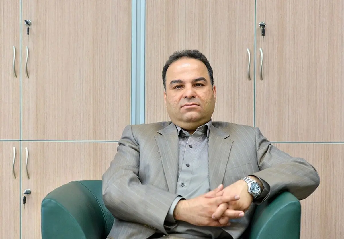 واحدی: گمرک و سازمان مالیاتی مقصر سواستفاده از کارتهای بازرگانی هستند/ دولتمردان حق فرافکنی ندارند