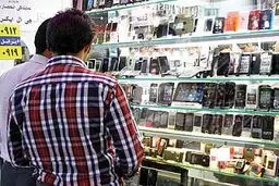 سامسونگ قطعات گوشی‌های خود را ۳۰ درصد گران کرد