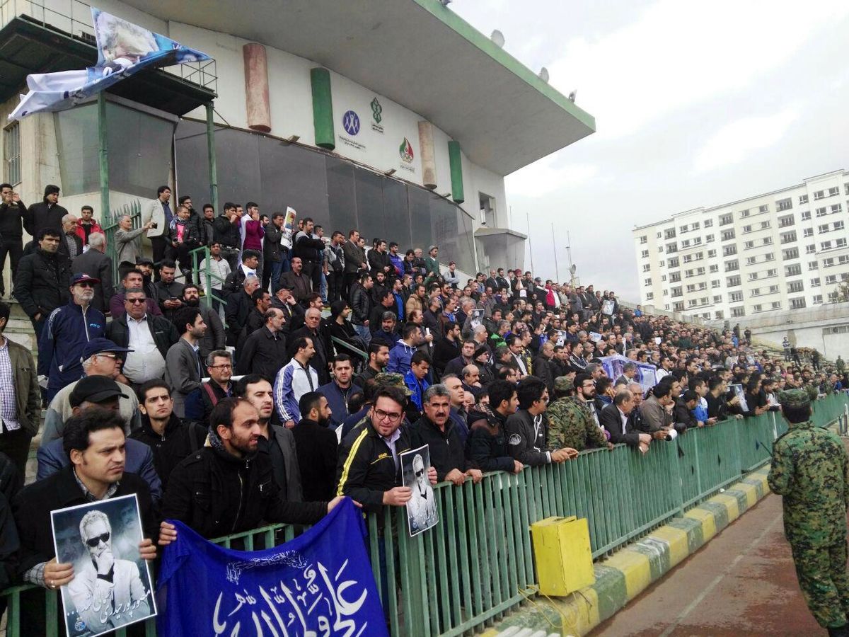 مراسم تشییع منصور پورحیدری در ورزشگاه شهید شیرودی