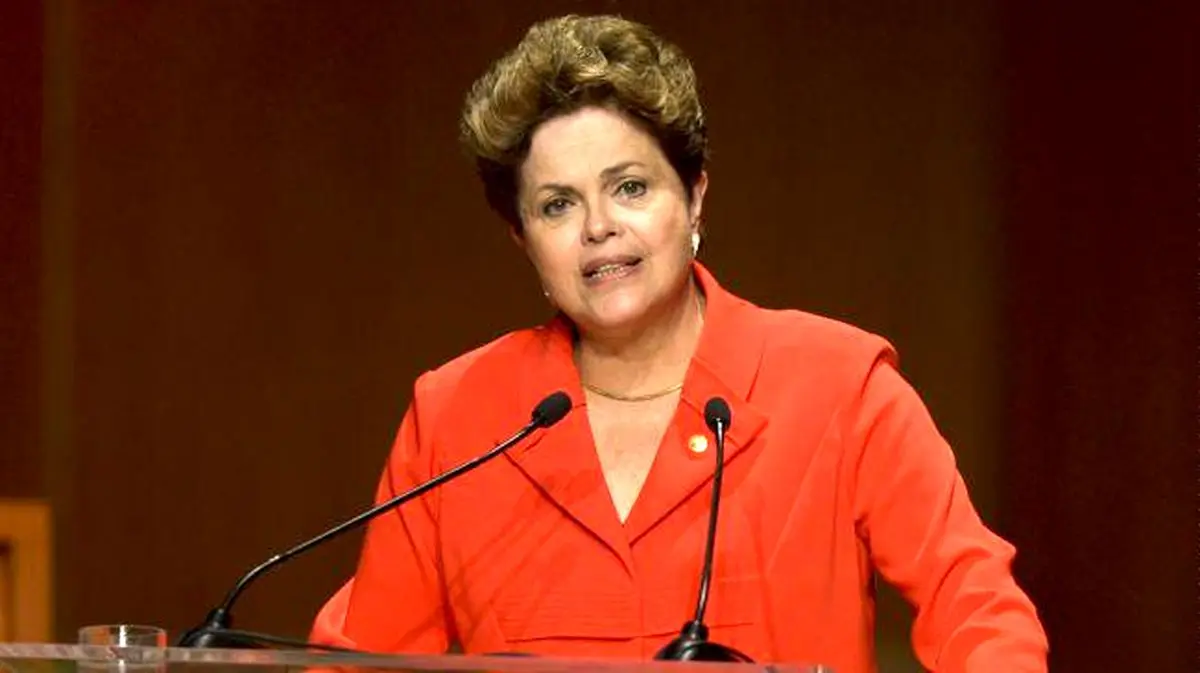 "دیلما روسف" موقتا برکنار شد