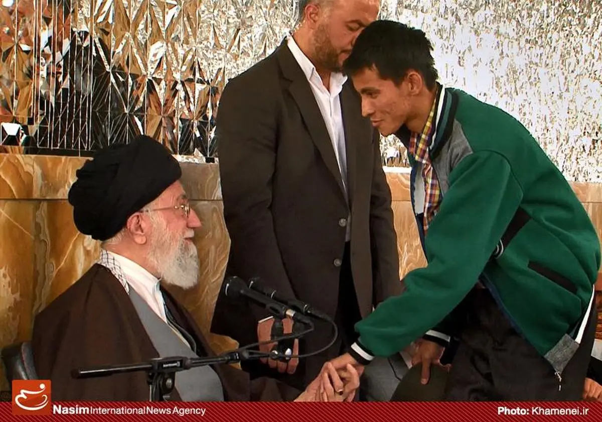 دیدار خانواده شهدای مدافع حرم افغانستانی لشکر فاطمیون با رهبر معظم انقلاب