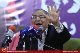زیباکلام: روحانی نیاید؛ ظریف‌ را برای انتخابات معرفی کند