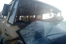 برخورد مینی‌بوس با تریلر در جاده چالوس ۱۴ مصدوم برجای گذاشت