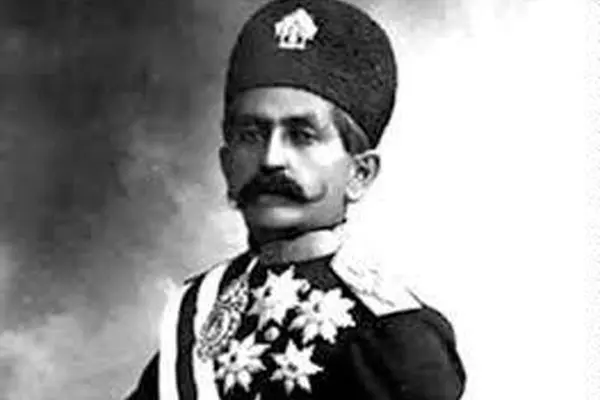 سردار! به کدام "مصلحت" عامل شهادت شیخ فضل‌الله نوری را جزو "مفاخر" می‌دانید؟