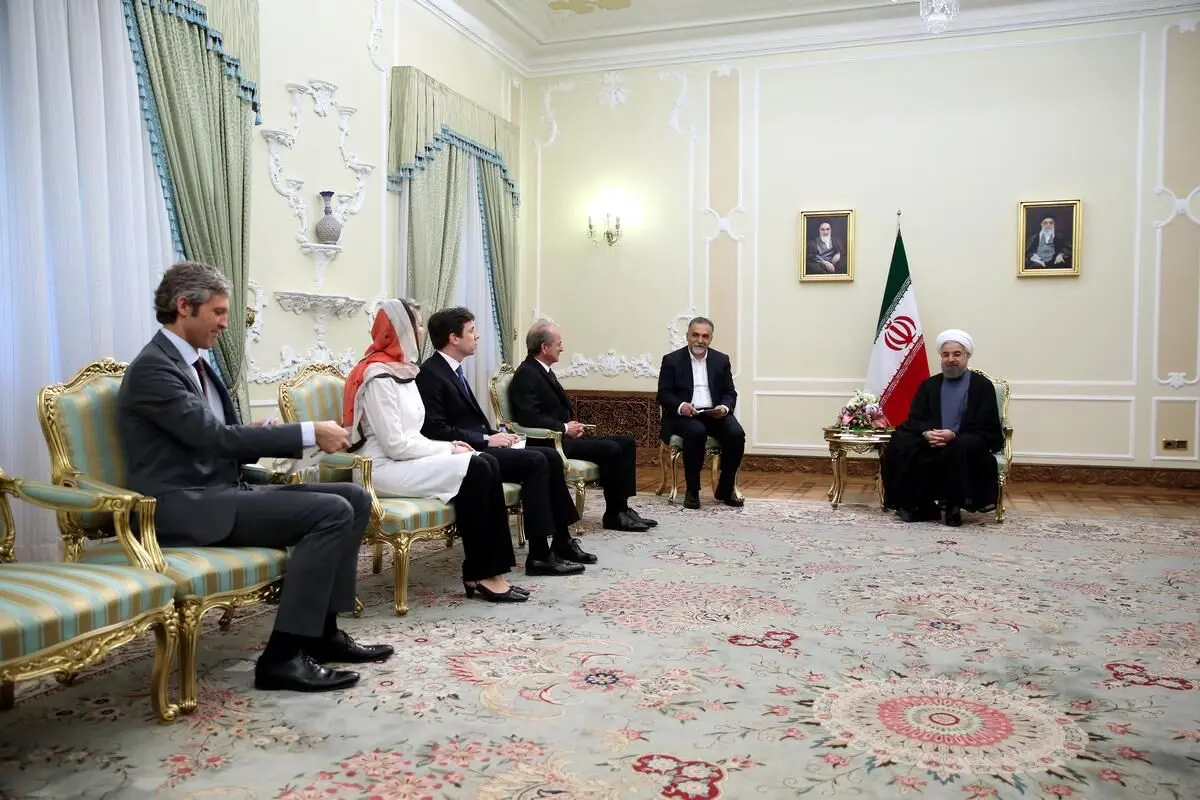 روحانی: همکاری  ایران و فرانسه به مبارزه با تروریسم شتاب می‌دهد