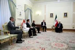 روحانی: همکاری  ایران و فرانسه به مبارزه با تروریسم شتاب می‌دهد