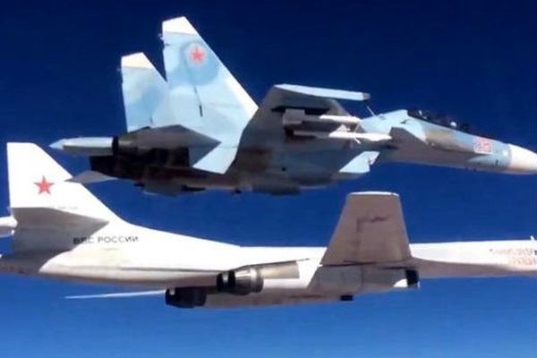 بمباران مقر تروریست‎ها توسط هواپیماهای سوریه و روسیه