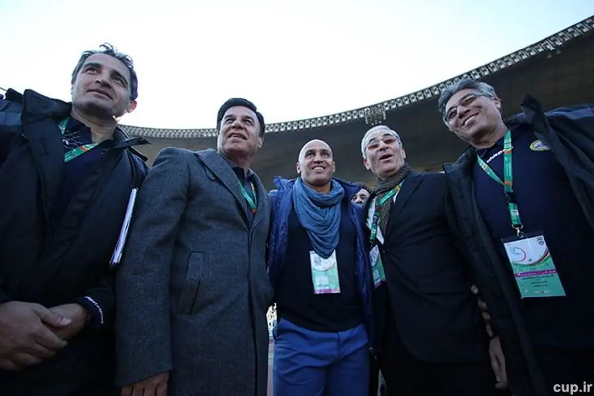 جنگ بر سر سرمربی جدید استقلال