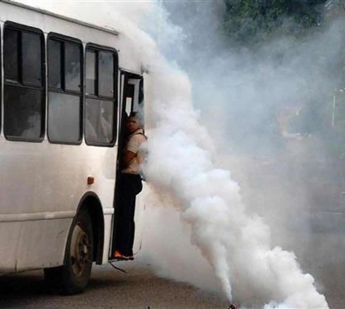 مقابله پلیس ونزوئلا با معترضان