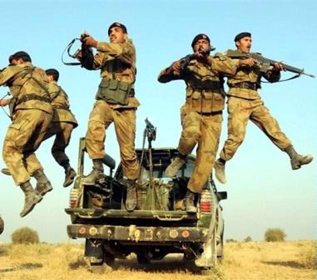 کشته شدن ۱۴ تروریست "القاعده" توسط ارتش پاکستان