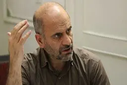 فرشاد مومنی: در دولت یازدهم بدهی بانک‌ها ۲.۸ برابر شد/ نقدینگی ۷۲ درصد رشد کرده است