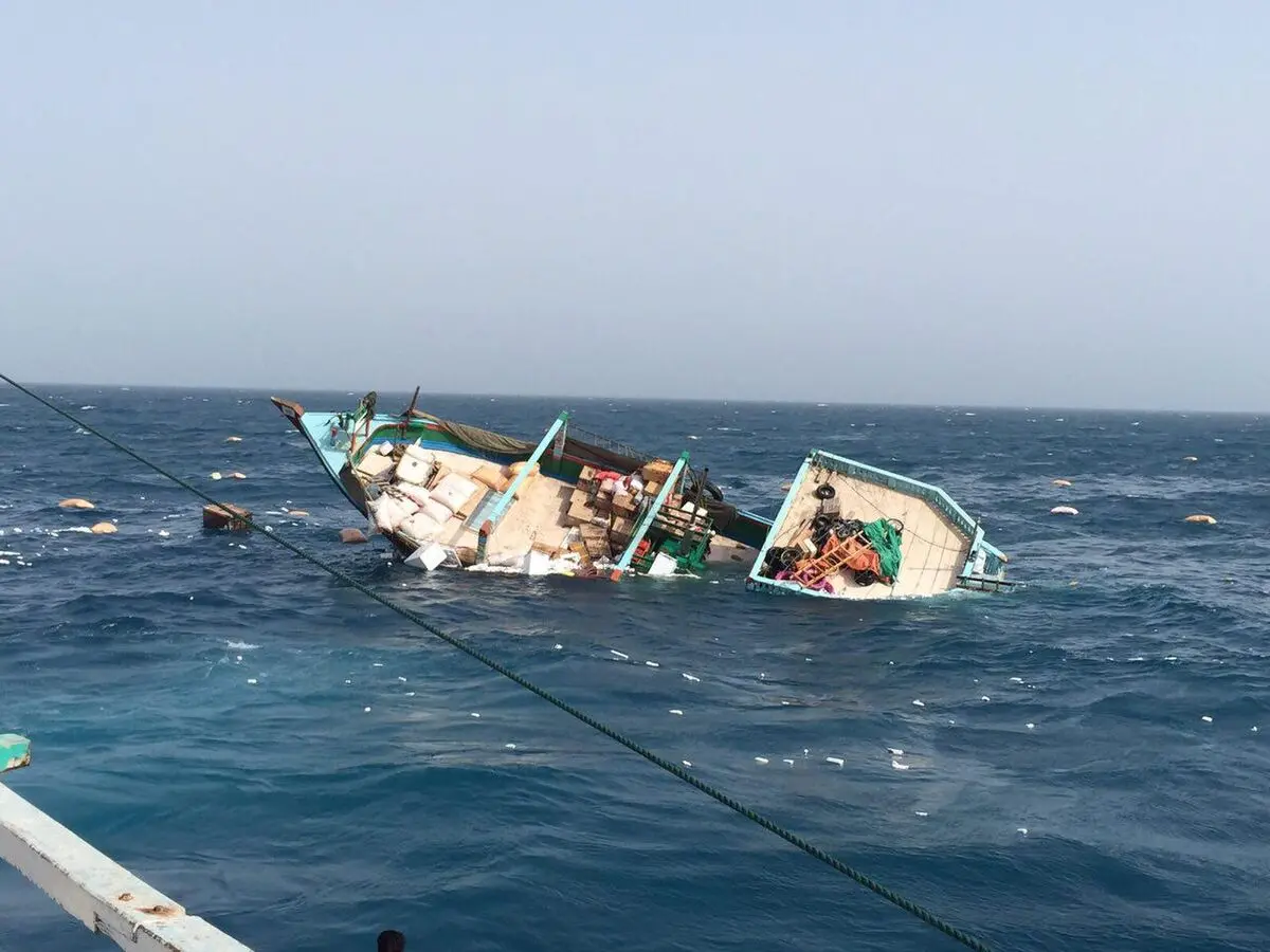 غرق شدن لنج باری با ۱۰ سرنشین در بوشهر/ حادثه تلفات جانی نداشت
