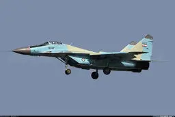 میگ ٢٩ در همدان دچار سانحه شد/ حال یکی از خلبانان وخیم است