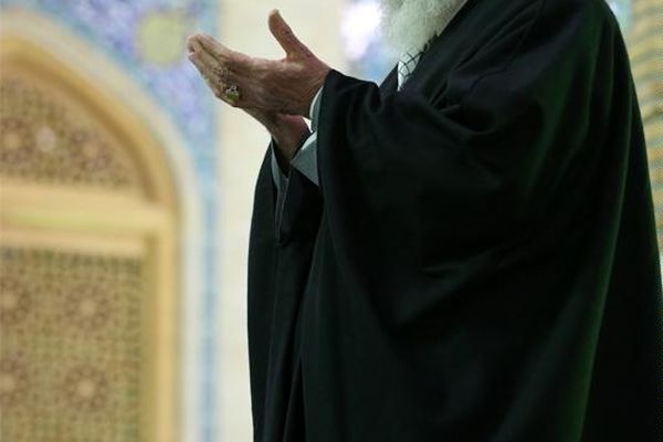تصاویری از حضور رهبر معظم انقلاب در مسجد مقدس جمکران در سال ۱۳۹۵