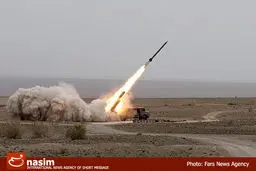 شلیک دو فروند موشک نازعات۱۰ با برد ۱۴۰ کیلومتر در کنار شلیک توپخانه نزاجا در فاصله ۴۰ کیلومتری