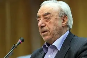 دولت هیات‌هایی را که برای فروش کالاهایشان به ایران می‌آیند راه ندهد/ خارجی‌ها برای فروش کالا از بانک مرکزی ضمانتنامه می‌خواهند!