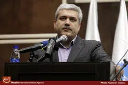 قرار نیست کسی درس بخواند که استخدام شود/ جوانان به دنبال استخدام نباشند، کارآفرینی کنند