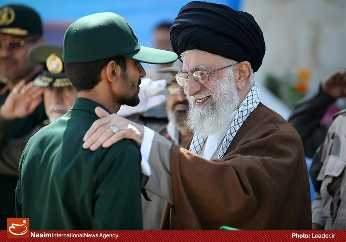 مراسم دانش‌آموختگی دانشجویان دانشگاه امام حسین(ع) با حضور رهبر معظم انقلاب