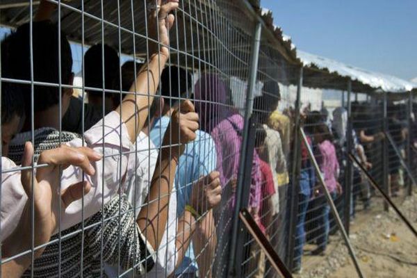 یونان تخریب و تخلیه کمپ پناهجویان ایدومنی را آغاز کرد  +تصاویر