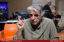 من مخلص مدافعان حرم هستم/ حرفهای کُلی در حد یک حرف کُلی باقی می ماند