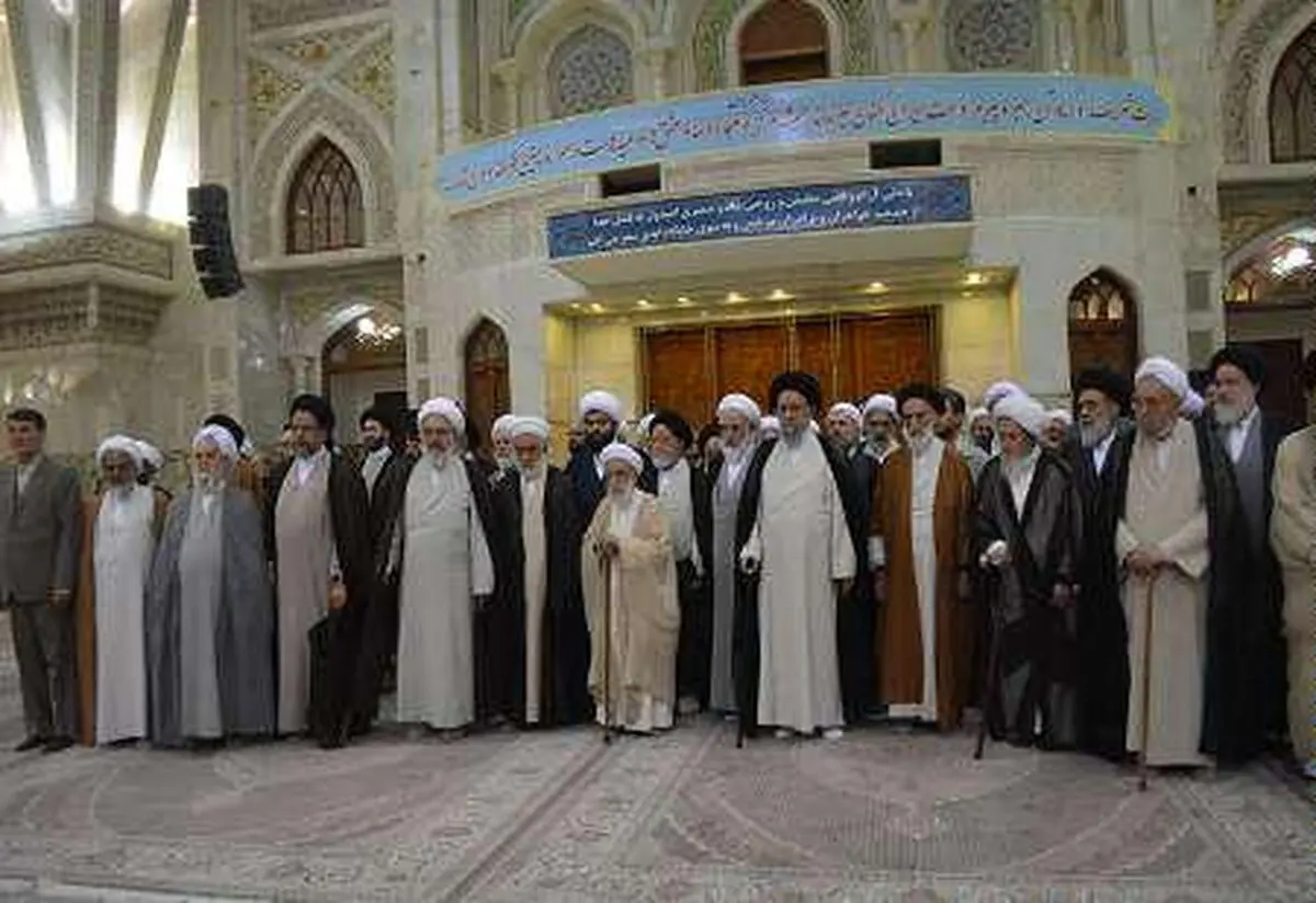 تجدید بیعت نمایندگان مجلس خبرگان با امام راحل(ره)