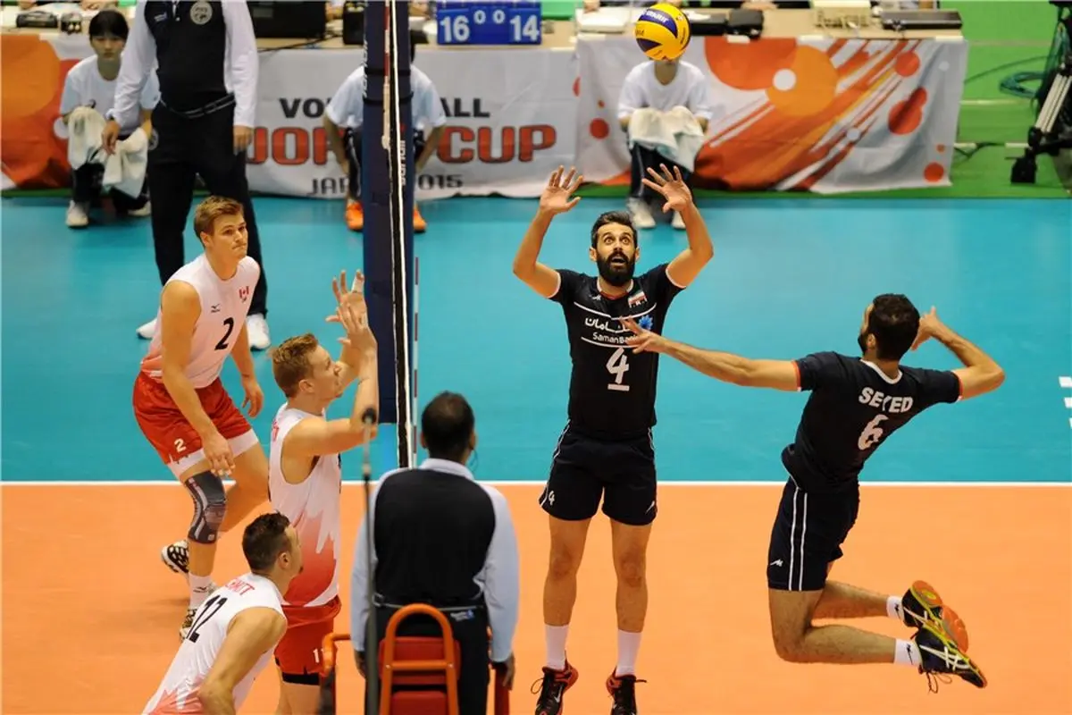 خان دوم کانادا؛ نبرد با تیم کشور برف و کاج