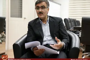 سیاست‌های اقتصادی احمدی‌نژاد ۱۸۰ درجه با چاوز فرق می‌کرد/ احمدی‌نژاد مرا نزد چاوز فرستاد، اما او قبول نکرد قیمت‌ بنزین را گران کند