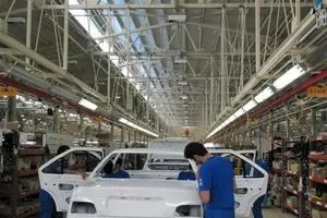 پاداش و حق حضور مدیران ایران خودرو دو برابر شد/ دریافتی مدیران غول بزرگ خودروسازی ۱۶۰ میلیون تومان افزایش یافت + سند