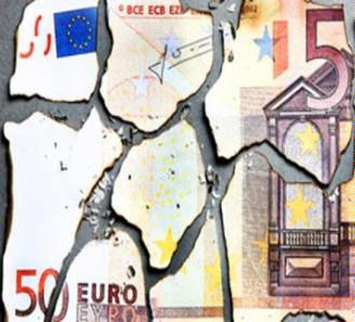 اتحادیه اروپا مسئول بحران اقتصادی منطقه "یورو" است
