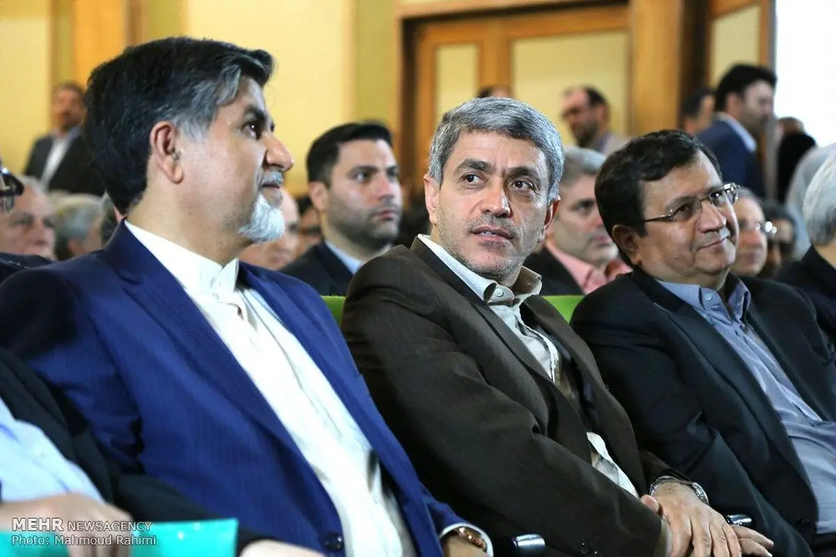 آقای طیب‌نیا! لطفا فیش حقوقی خود را منتشر کنید؛ جواب نامه تاجگردون را هم بدهید