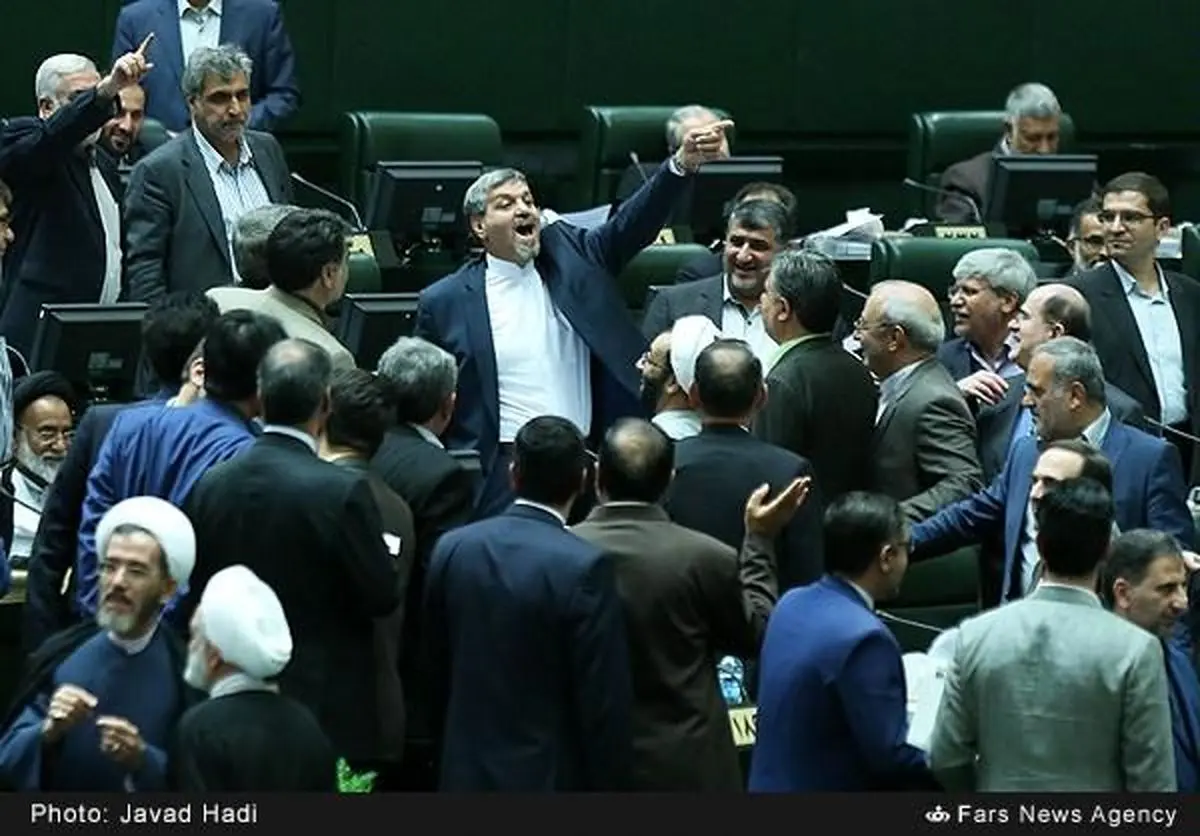 از بای بای کواکبیان تا نگرانی لاریجانی از پاسخ به همشیره مطهری