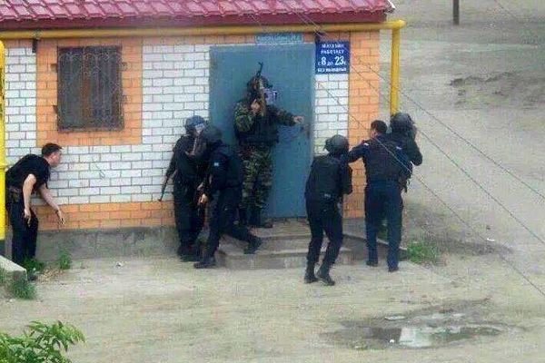 گروگان‌گیری در پایگاه نظامی شهر آق‌تپه در قزاقستان +تصاویر