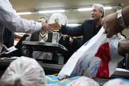 توزیع سبد حمایت غذایی نیازمندان از دوشنبه