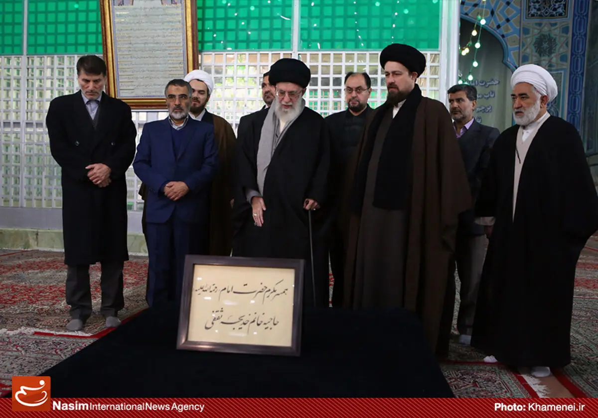 مراسم سالگرد ارتحال امام خمینی (ره) در حرم مطهر آغاز شد