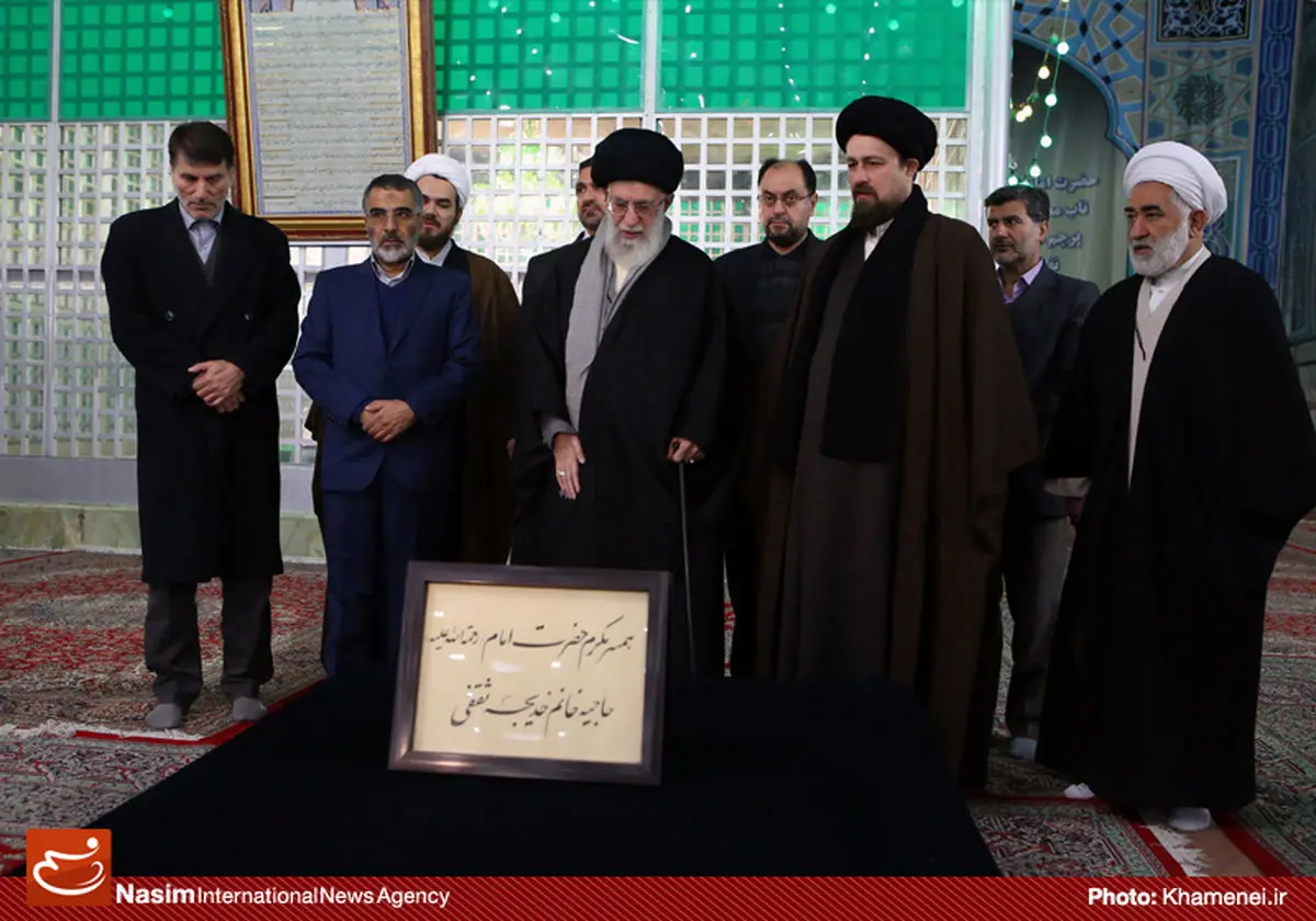 مراسم سالگرد ارتحال امام خمینی (ره) در حرم مطهر آغاز شد