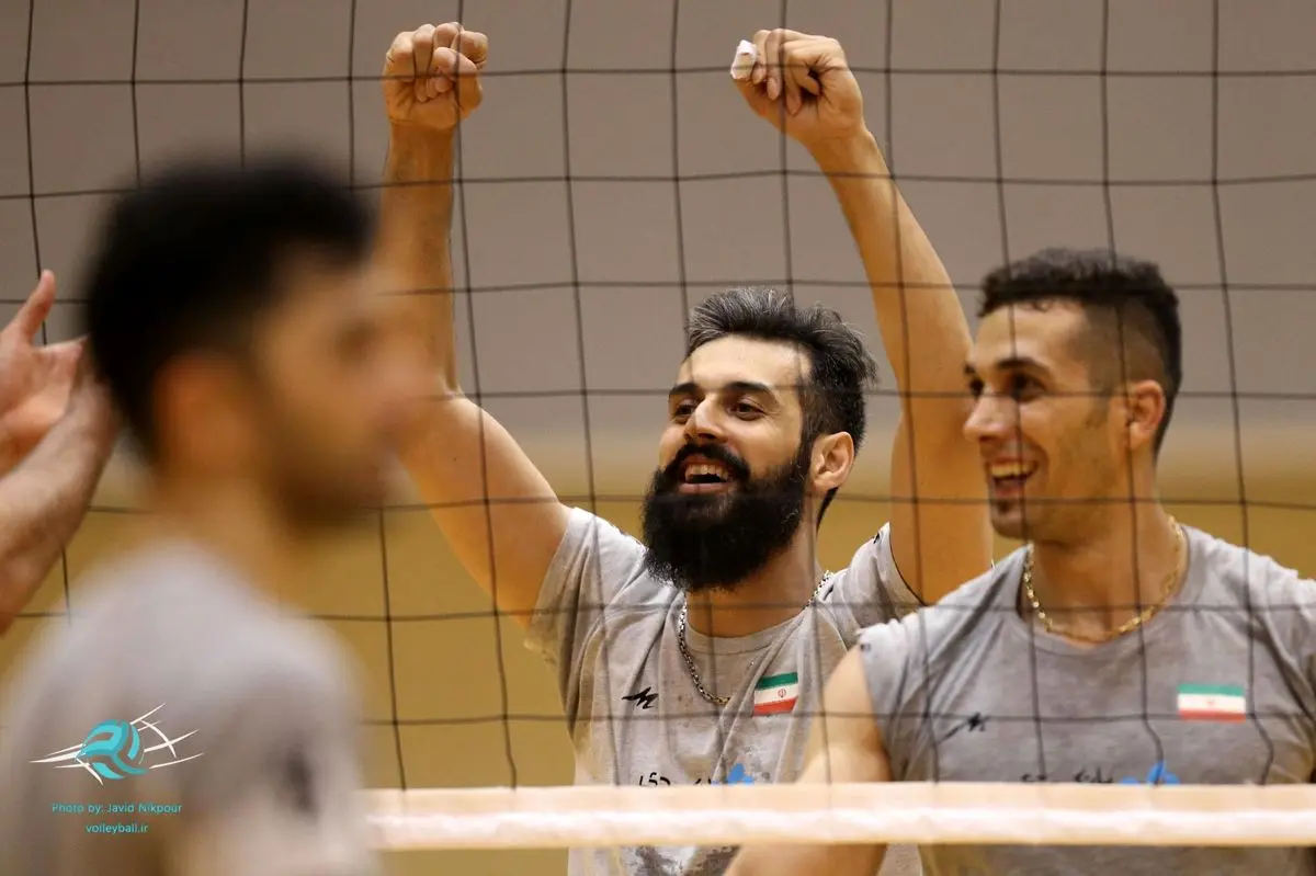 یک جلسه تمرین و کار با وزنه قبل از دیدار با لهستان